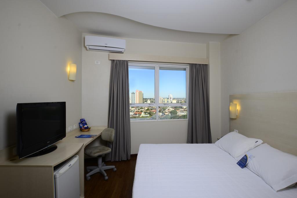 Golden Blue Hotel Λοντρίνα Εξωτερικό φωτογραφία
